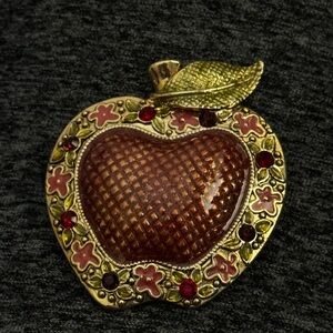 NWOT Apple Brooch